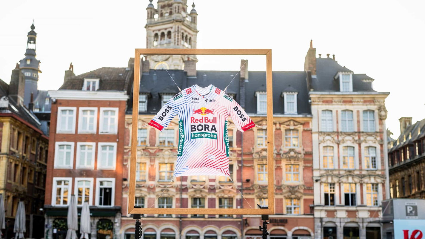 The 2025 Tour de France Red Bull-Bora-hansgrohe jersey