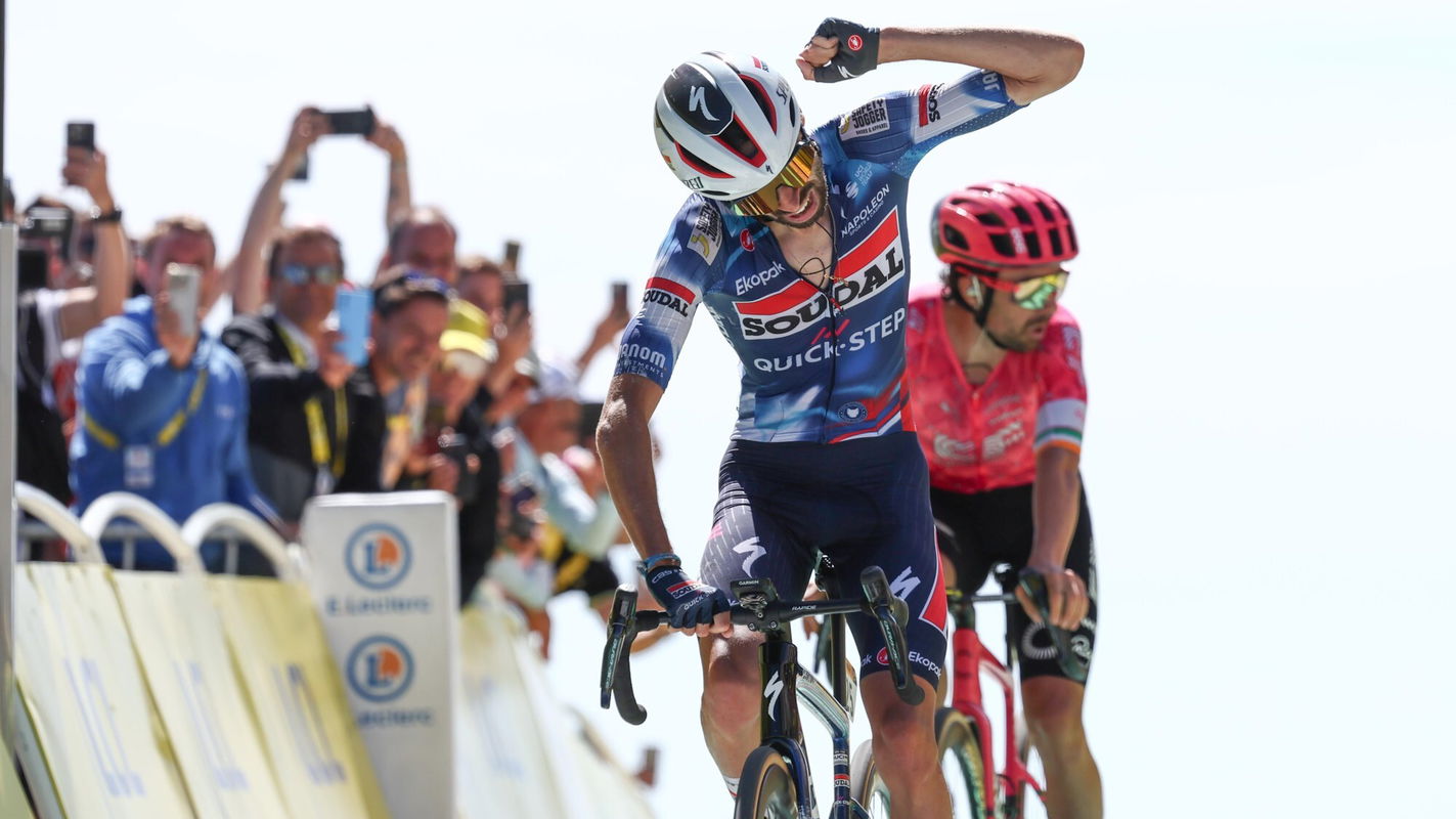 Valentin Paret-Peintre wins stage 16 of the 2025 Tour de France