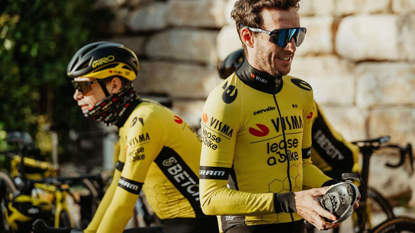 Jonas Vingegaard and Simon Yates - 2025