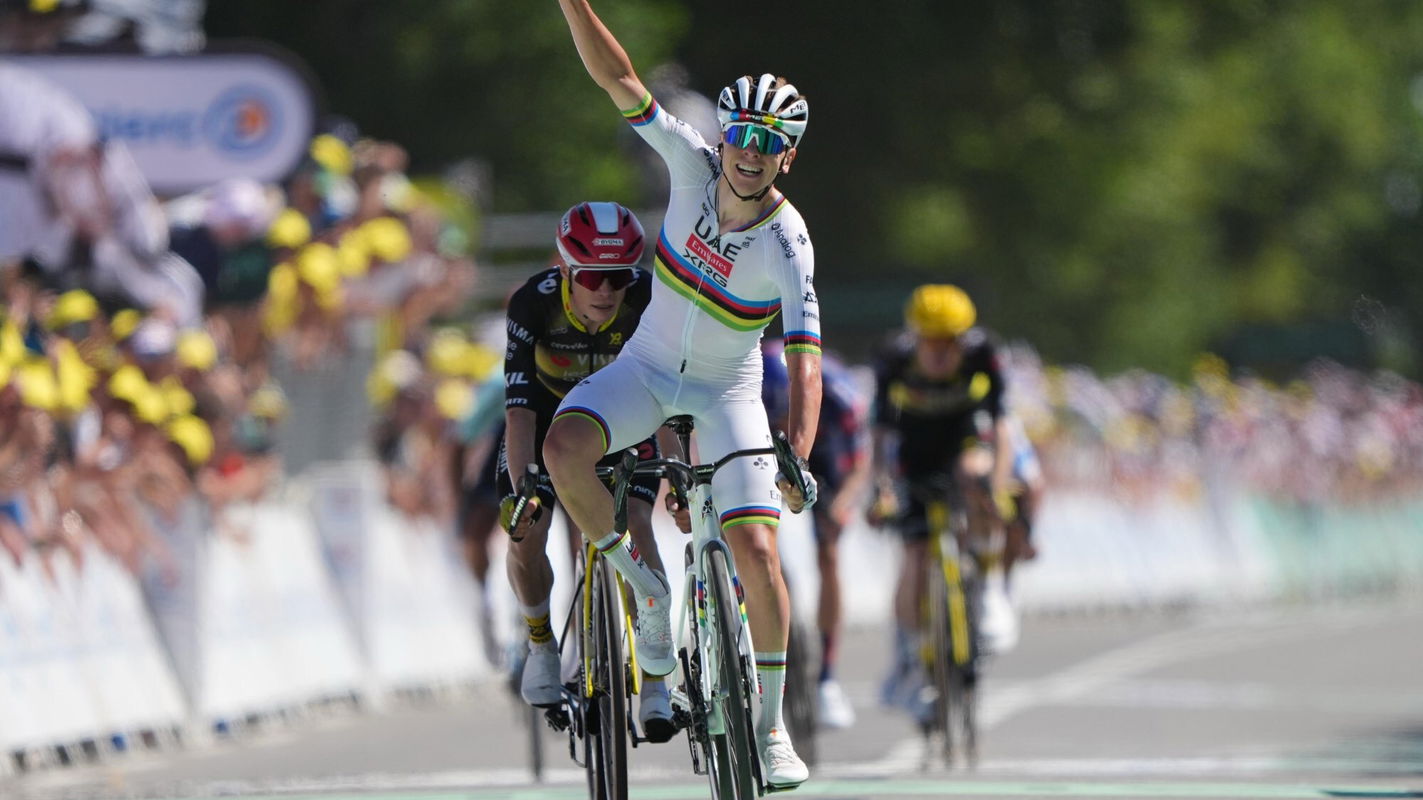 Tadej Pogačar wins stage 7 of the 2025 Tour de France