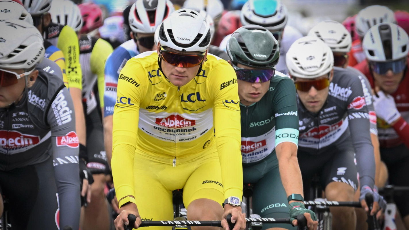 Mathieu van der Poel Jasper Philipsen Tour de France 2025