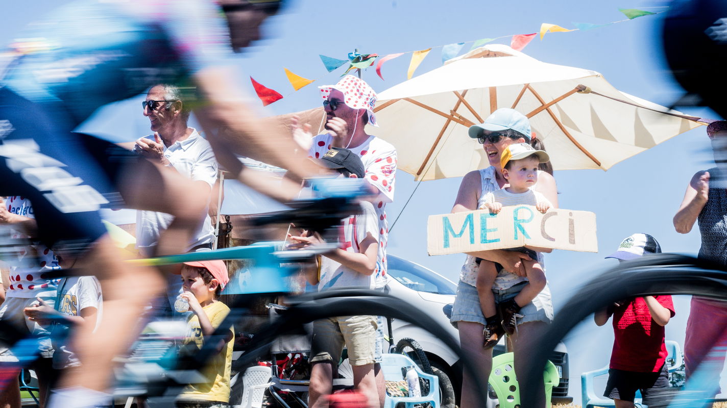 Tour de France stage 8 Merci fans