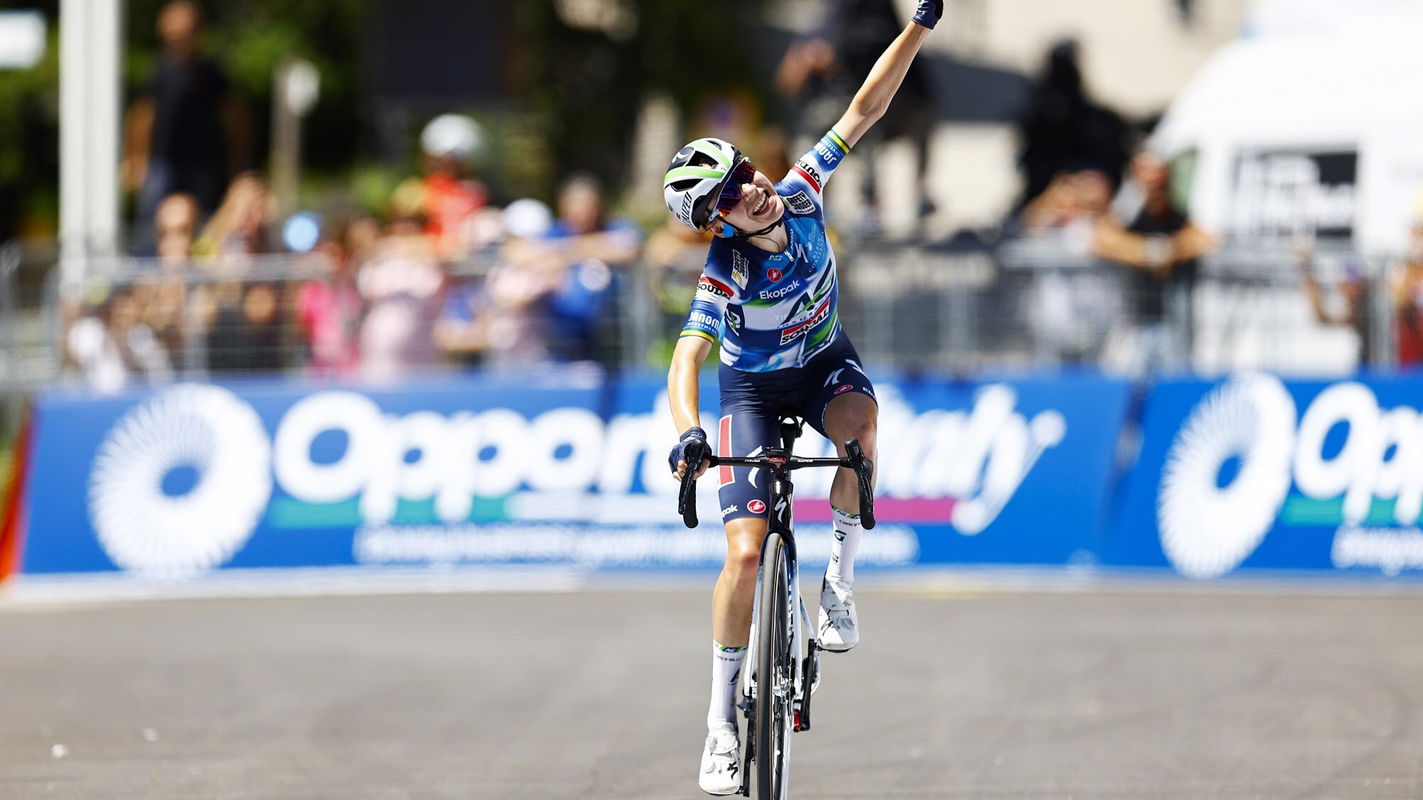 Sarah Gigante (AG Insurance-Soudal) wins stage 4 of the 2025 Giro d'Italia Women